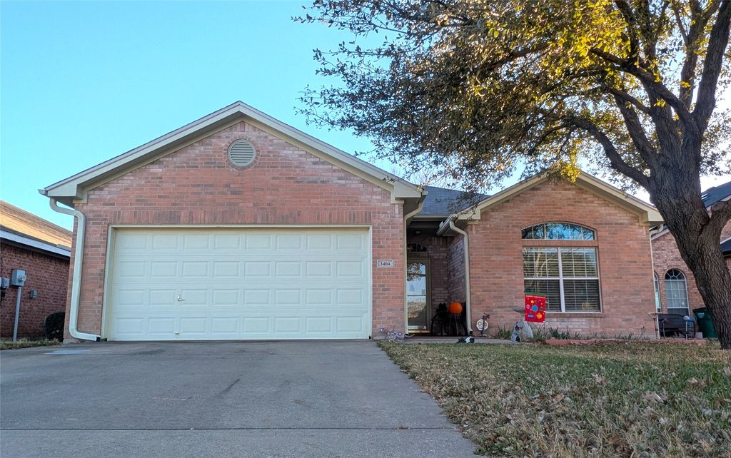 3404 Austin Street, Gainesville, TX 76240