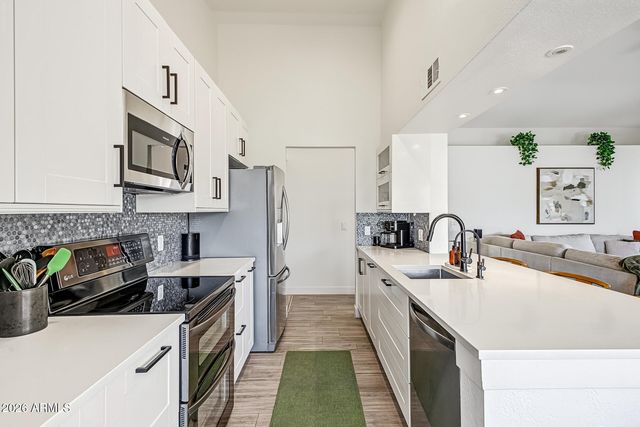 3612 W SARAGOSA Street, Chandler, AZ 85226