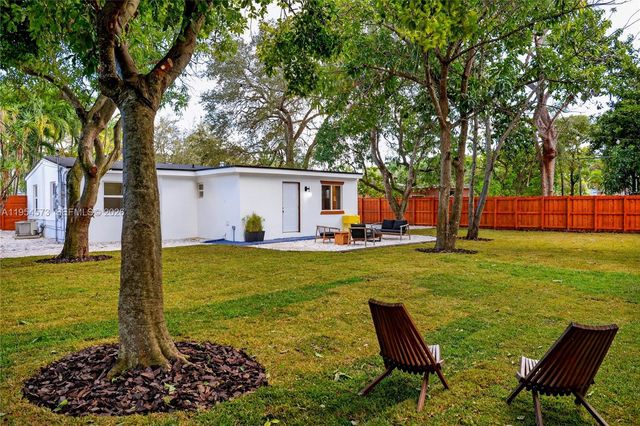 12060 NW 1st Ct, North Miami, FL 33168