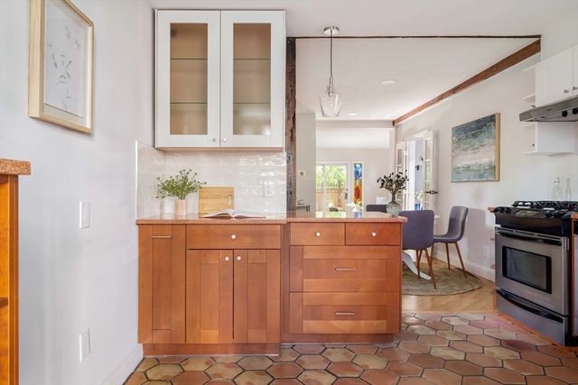 32 Bellis Circle, Cambridge, MA 02140