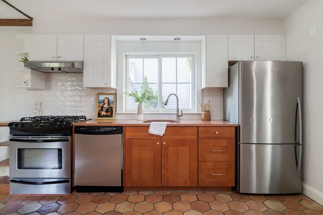 32 Bellis Circle, Cambridge, MA 02140