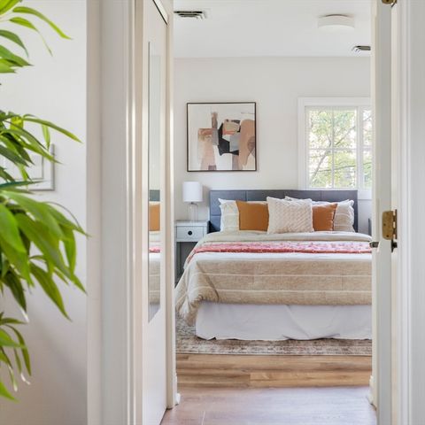 32 Bellis Circle, Cambridge, MA 02140