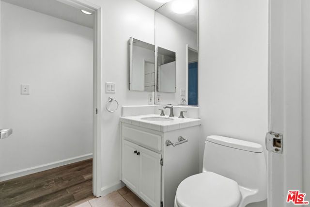 500 S BARRINGTON Avenue 2, Los Angeles, CA 90049