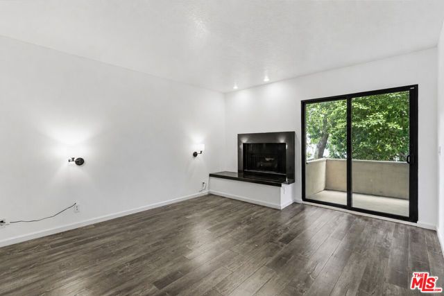 500 S BARRINGTON Avenue 2, Los Angeles, CA 90049