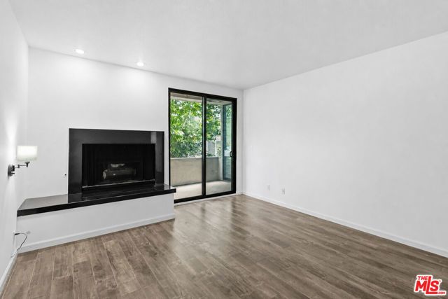 500 S BARRINGTON Avenue 2, Los Angeles, CA 90049