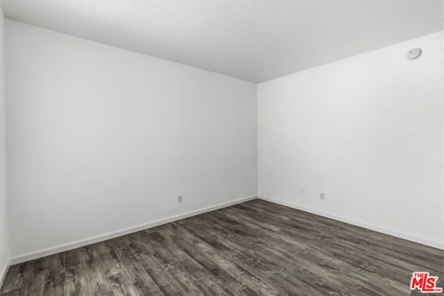 500 S BARRINGTON Avenue 2, Los Angeles, CA 90049