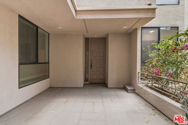 500 S BARRINGTON Avenue 2, Los Angeles, CA 90049