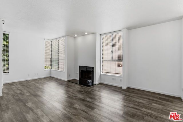 500 S BARRINGTON Avenue 2, Los Angeles, CA 90049