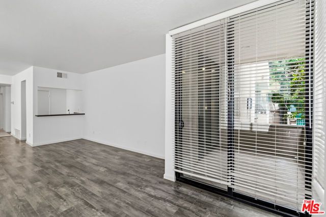 500 S BARRINGTON Avenue 2, Los Angeles, CA 90049