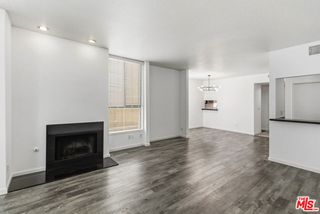 500 S BARRINGTON Avenue 2, Los Angeles, CA 90049