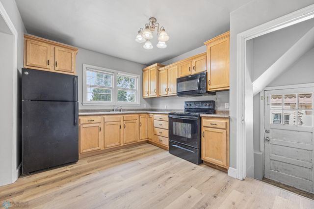 310 10th Street S, Moorhead, MN 56560