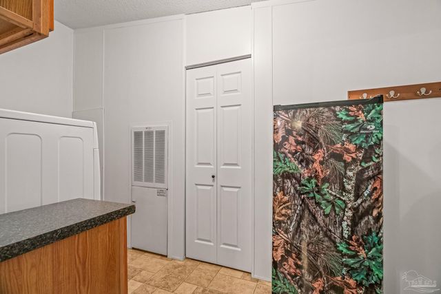 5105 April Ln, Pace, FL 32571