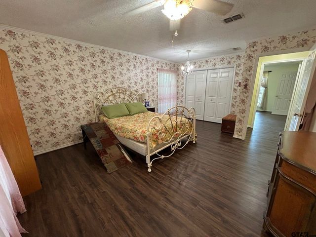 808 Elaine Dr, Tyler, TX 75703