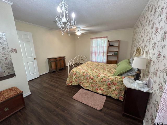 808 Elaine Dr, Tyler, TX 75703