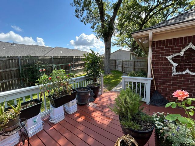 808 Elaine Dr, Tyler, TX 75703