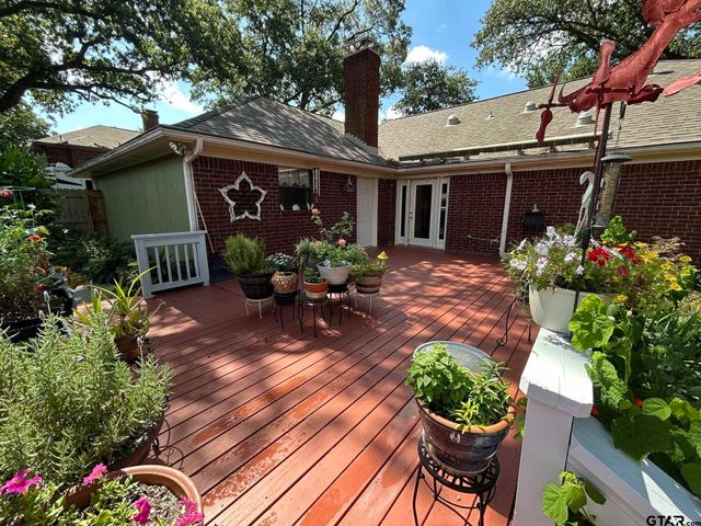 808 Elaine Dr, Tyler, TX 75703