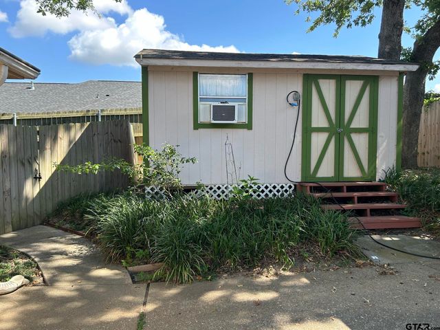 808 Elaine Dr, Tyler, TX 75703