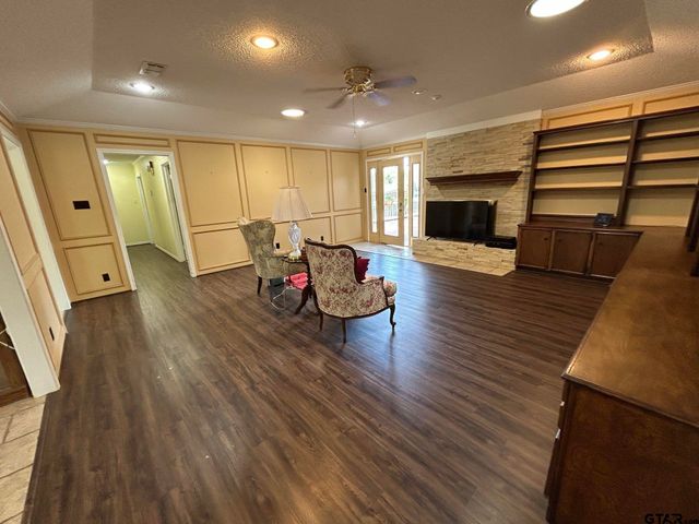 808 Elaine Dr, Tyler, TX 75703