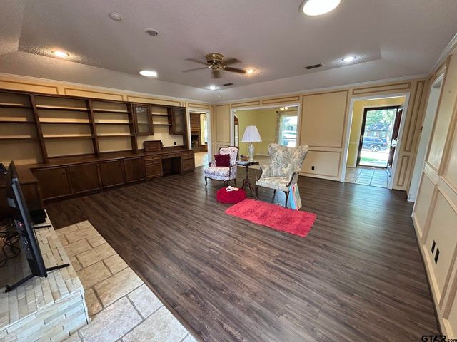 808 Elaine Dr, Tyler, TX 75703