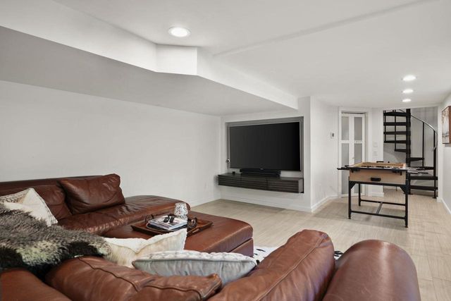 3937 Regent Street, Madison, WI 53705