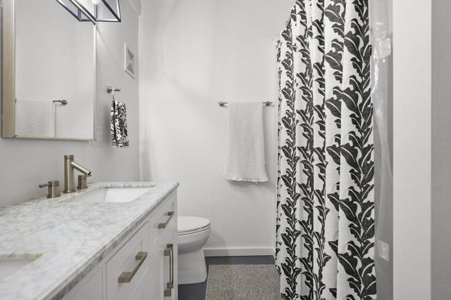 3937 Regent Street, Madison, WI 53705