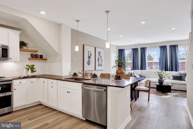 9672 SWALLOWTAIL LANE, Manassas, VA 20110