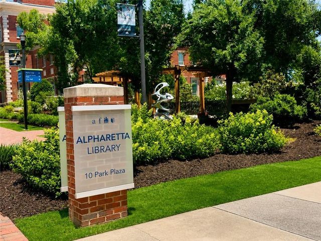 220 Midnight Oak Run 2, Alpharetta, GA 30009