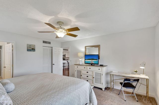 348 Brackenwood Circle, Palm Beach Gardens, FL 33418