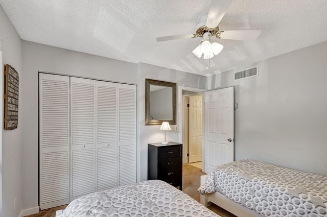 348 Brackenwood Circle, Palm Beach Gardens, FL 33418