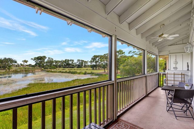 348 Brackenwood Circle, Palm Beach Gardens, FL 33418