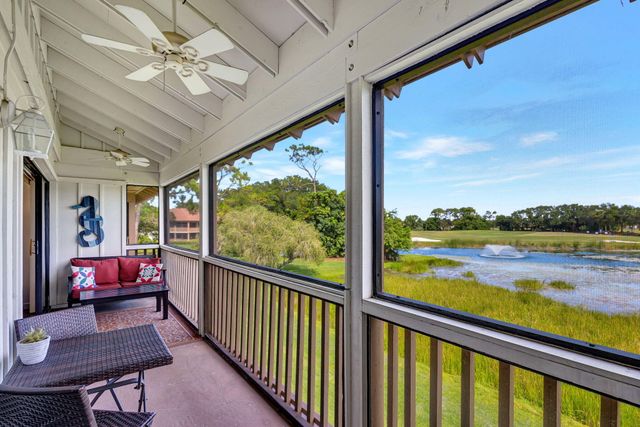 348 Brackenwood Circle, Palm Beach Gardens, FL 33418