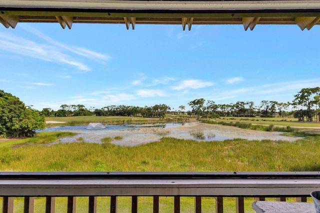 348 Brackenwood Circle, Palm Beach Gardens, FL 33418