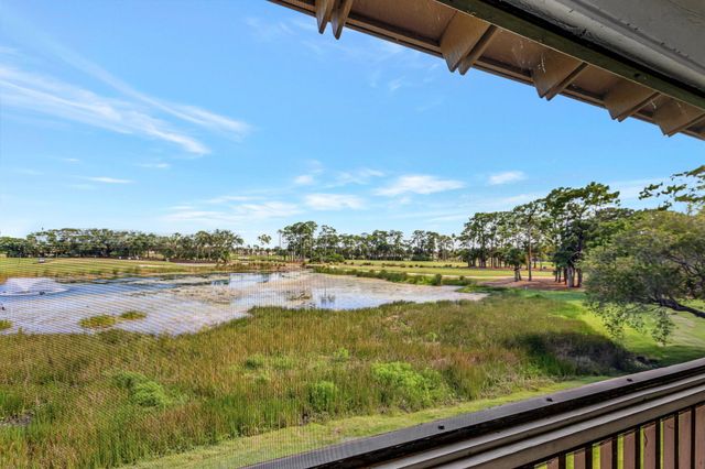 348 Brackenwood Circle, Palm Beach Gardens, FL 33418