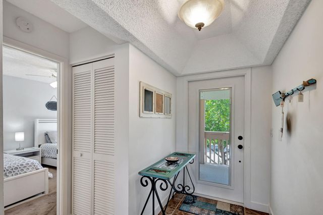 348 Brackenwood Circle, Palm Beach Gardens, FL 33418