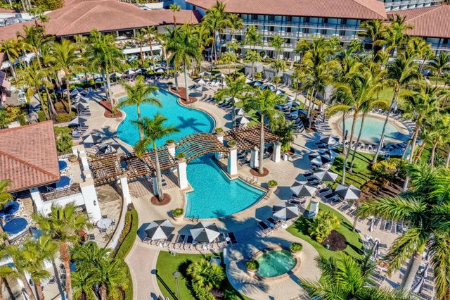 348 Brackenwood Circle, Palm Beach Gardens, FL 33418