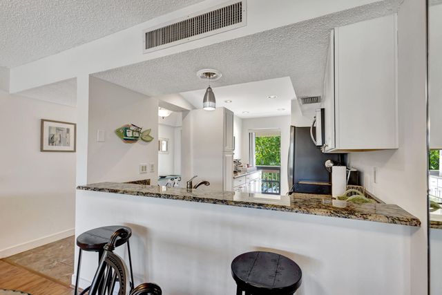 348 Brackenwood Circle, Palm Beach Gardens, FL 33418