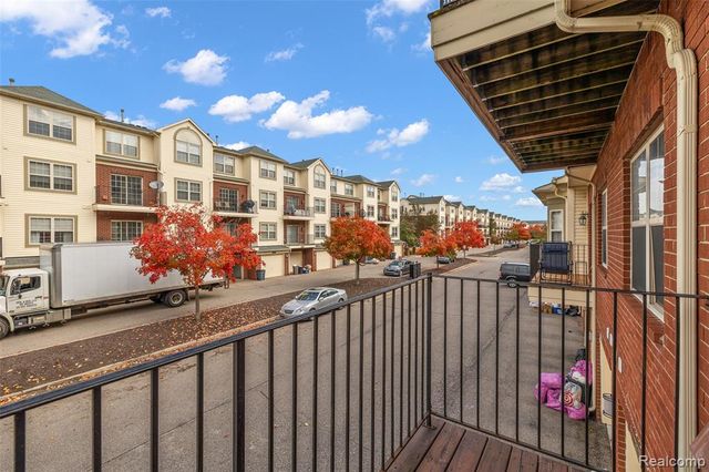 3227 Camden Drive, Troy, MI 48084