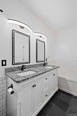 3227 Camden Drive, Troy, MI 48084