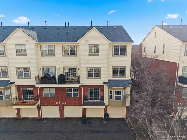 3227 Camden Drive, Troy, MI 48084