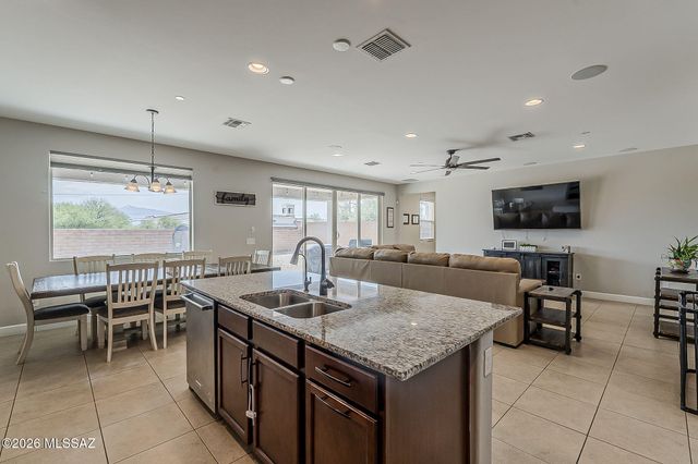 5571 S White Spar Trail, Tucson, AZ 85747