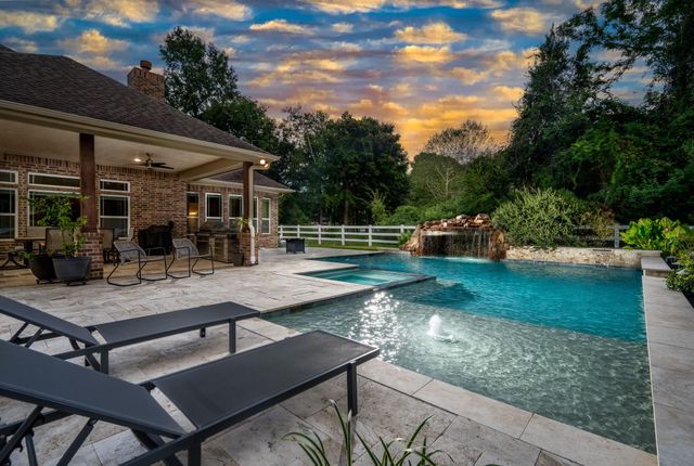 11274 Majestic Drive, Montgomery, TX 77316