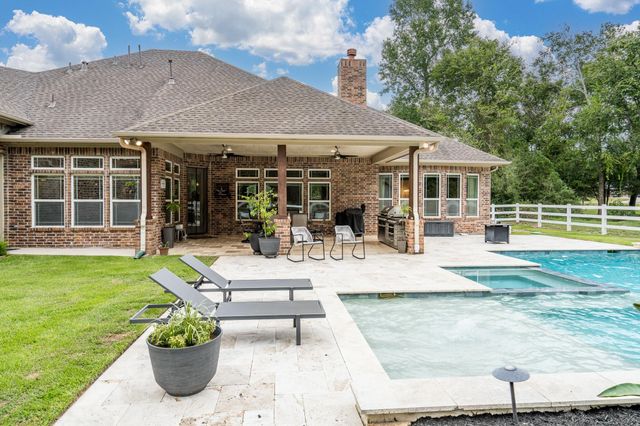 11274 Majestic Drive, Montgomery, TX 77316