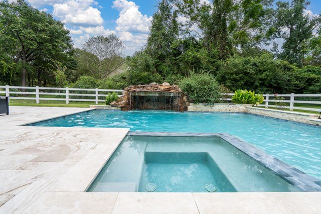 11274 Majestic Drive, Montgomery, TX 77316
