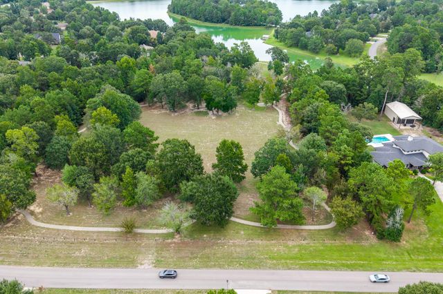 11274 Majestic Drive, Montgomery, TX 77316