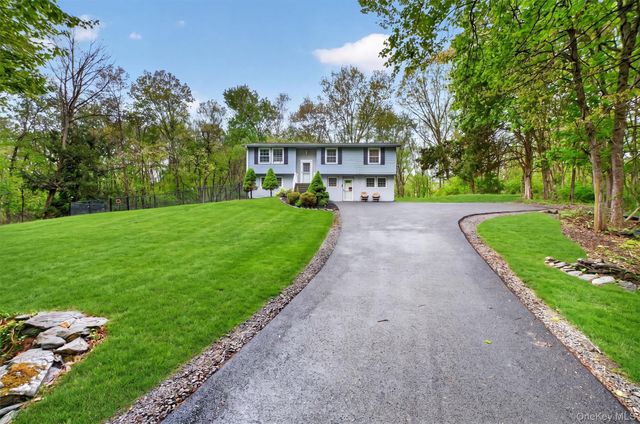 79 Wendy Drive, Poughquag, NY 12570