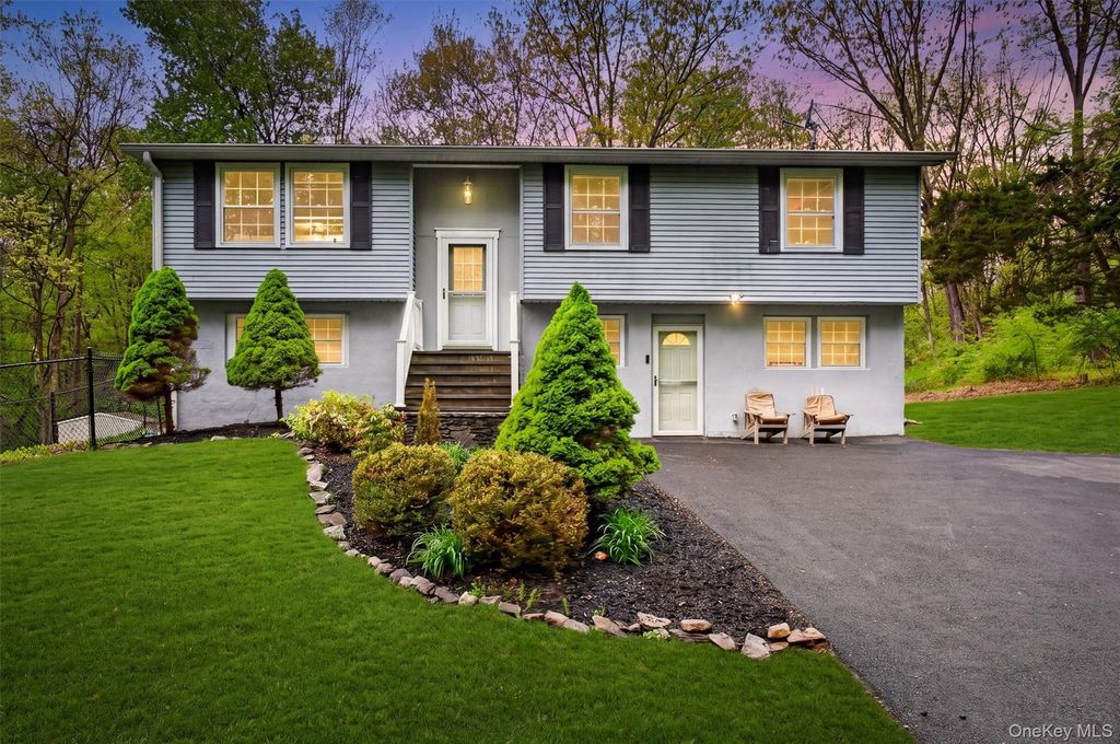 79 Wendy Drive, Poughquag, NY 12570