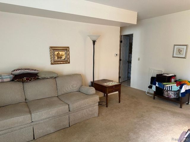 29830 W 12 Mile Road 312, Farmington Hills, MI 48334