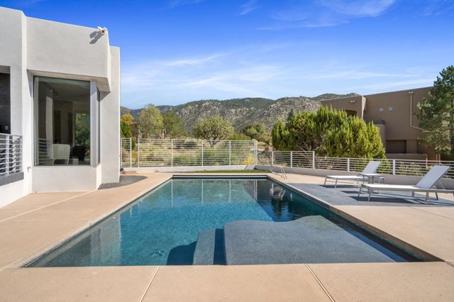 13632 Canada Del Oso Place NE, Albuquerque, NM 87111