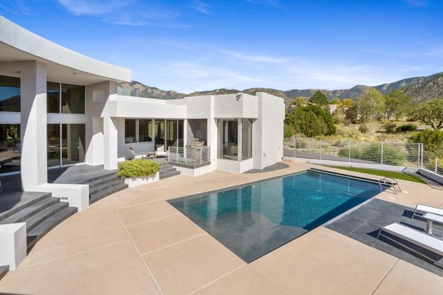13632 Canada Del Oso Place NE, Albuquerque, NM 87111