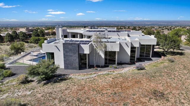 13632 Canada Del Oso Place NE, Albuquerque, NM 87111
